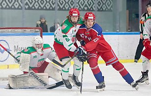 «Юниор» обыграл Беларусь U18 и сравнял счет в финальной серии. Арсений Ковгореня и Владислав Шило набрали по три очка