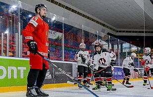 Евгений Лисовец: наслаждайтесь хоккеем, отдавайтесь хоккею, раз сюда пришли